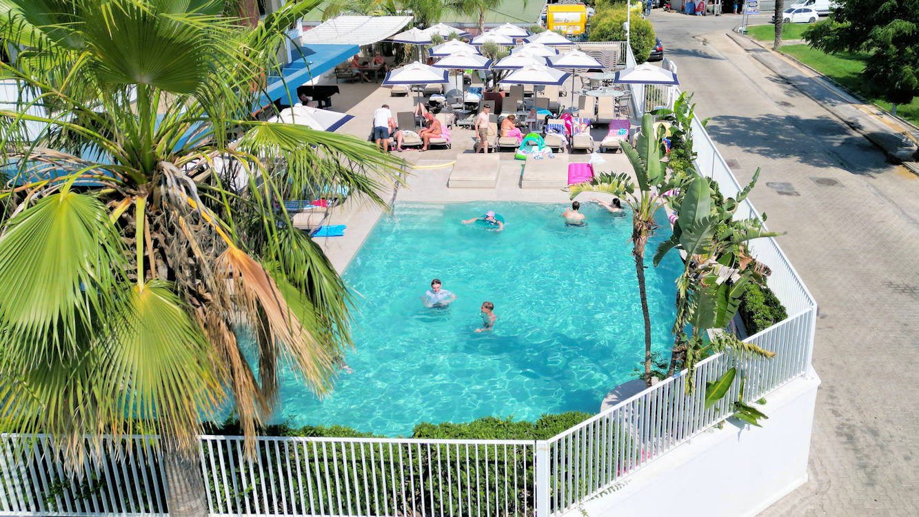 Aegean Princess Apartments Swimming Pool & Garden